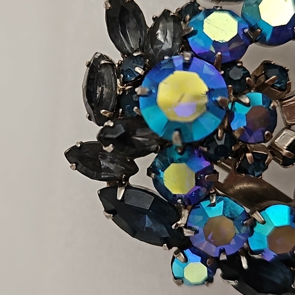 Vintage Large Aurora Borealis Navy Brooch - Picture 3 of 7